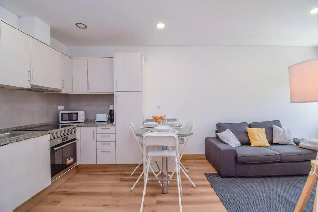 Charmoso Apartamento Com 1 Quarto - 10 Minutos Da Praia Parede 0*,  Πορτογαλία